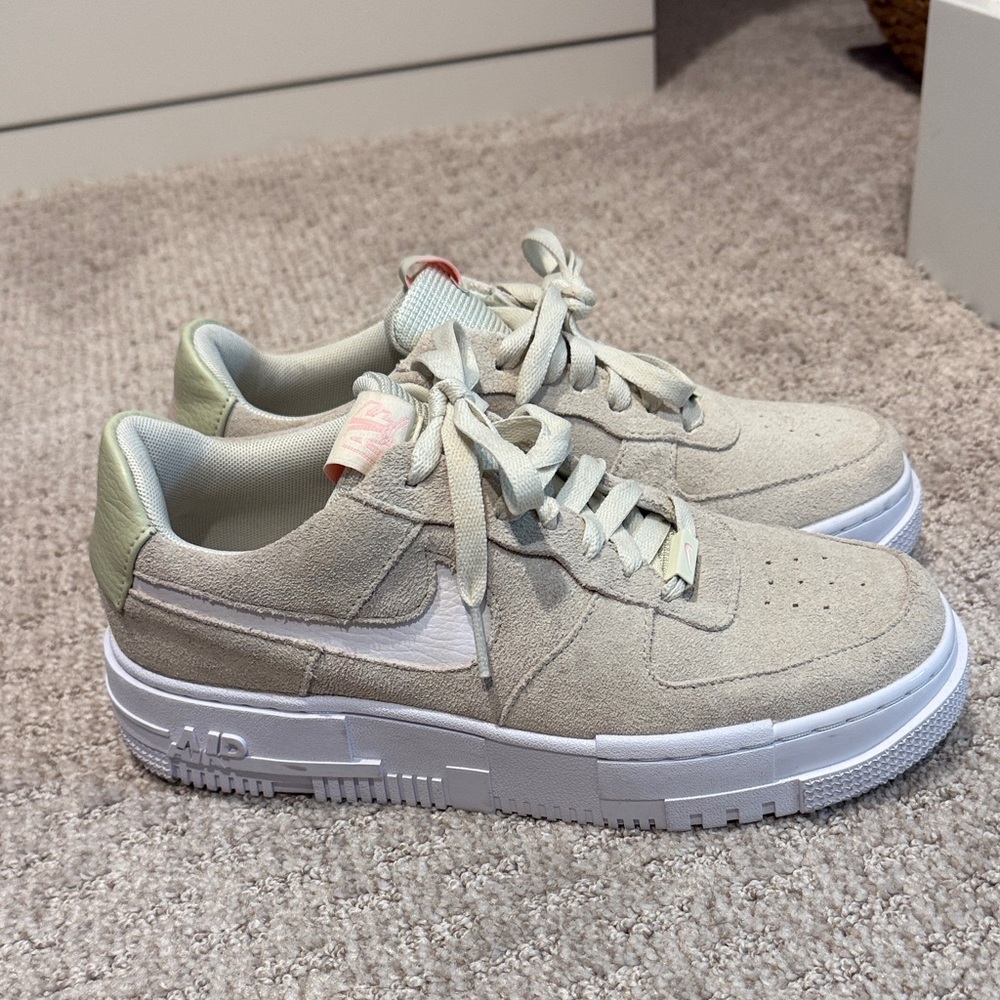 Nike AF1 Pixel "Olive Aura" Wmns 8.5